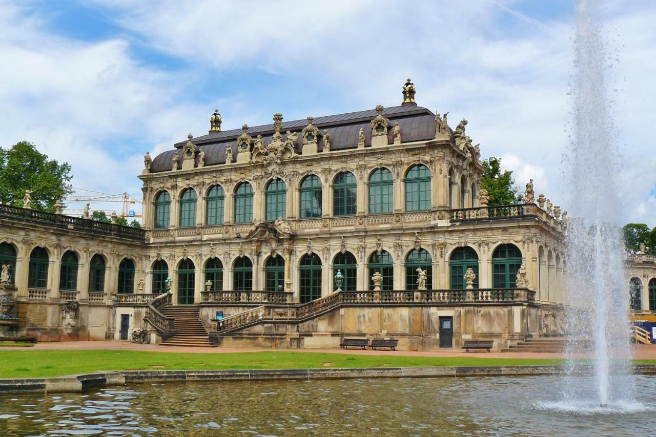 Grosses Apartment Im Zentrum Von Dresden, 2 Schlafzimmer, 2 Baeder, Balkon ภายนอก รูปภาพ